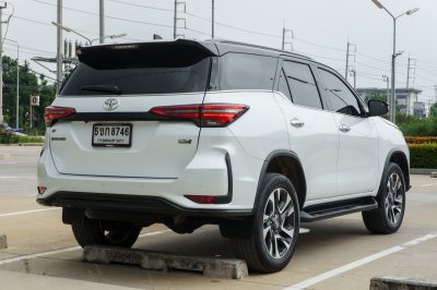 TOYOTA FORTUNER 2.8 LEADER ปี2023 จด2024 (5ขก8746)