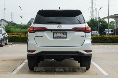 TOYOTA FORTUNER 2.8 LEADER ปี2023 จด2024 (5ขก8746)