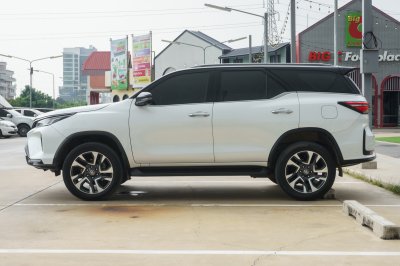 TOYOTA FORTUNER 2.8 LEADER ปี2023 จด2024 (5ขก8746)