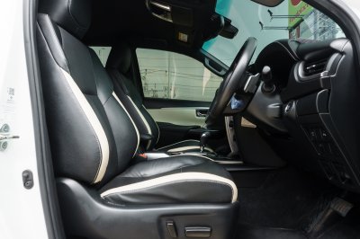 TOYOTA FORTUNER 2.8 LEADER ปี2023 จด2024 (5ขก8746)