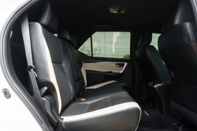 TOYOTA FORTUNER 2.8 LEADER ปี2023 จด2024 (5ขก8746)