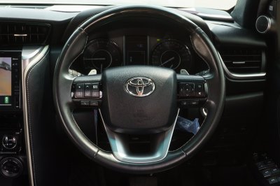 TOYOTA FORTUNER 2.8 LEADER ปี2023 จด2024 (5ขก8746)