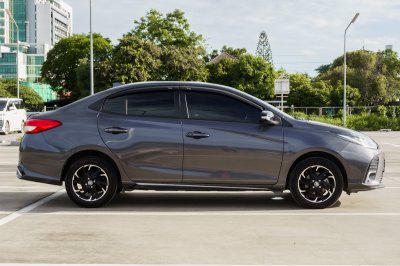 TOYOTA YARIS ATIV 1.2 SPORT PREMIUM ปี2022 (2ขฮ3374)