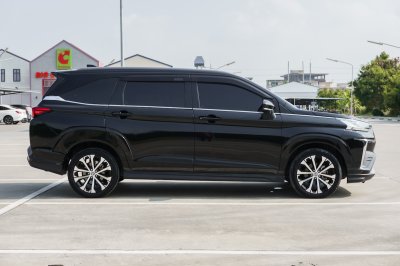 TOYOTA VELOZ 1.5 PREMIUM ปี2022 จด2023 (3ขส8715)