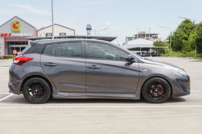 TOYOTA YARIS 1.2 J ECO ปี2017 จด2018 (7กญ8780)