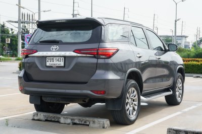 TOYOTA FORTUNER 2.4 V ปี2021 (2ขช1431)
