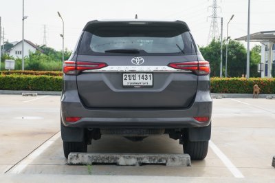 TOYOTA FORTUNER 2.4 V ปี2021 (2ขช1431)