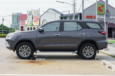 TOYOTA FORTUNER 2.4 V ปี2021 (2ขช1431)