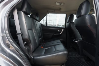 TOYOTA FORTUNER 2.4 V ปี2021 (2ขช1431)