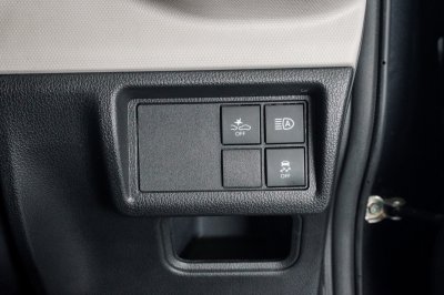 TOYOTA VELOZ 1.5 PREMIUM ปี2022 จด2023 (3ขส8715)