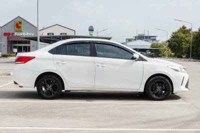 TOYOTA VIOS 1.5 J AT ปี 2017 (6กญ3250)