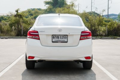TOYOTA VIOS 1.5 J AT ปี 2017 (6กญ3250)
