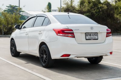 TOYOTA VIOS 1.5 J AT ปี 2017 (6กญ3250)