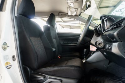 TOYOTA VIOS 1.5 J AT ปี 2017 (6กญ3250)