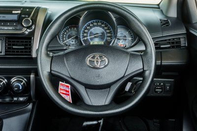 TOYOTA VIOS 1.5 J AT ปี 2017 (6กญ3250)