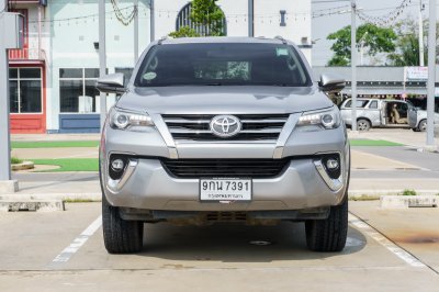 TOYOTA FORTUNER 2.4 V ปี2020 จด2021 (9กน7391)