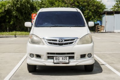 TOYOTA AVANZA 1.5 E AT ปี2011 (ญฎ825)