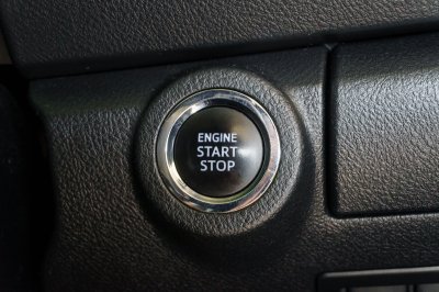 TOYOTA FORTUNER 2.4 V ปี2020 จด2021 (9กน7391)