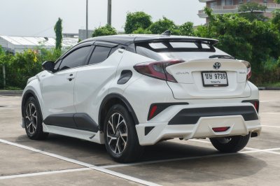 TOYOTA CH-R 1.8 HYBRID MID ปี2019 จด2020 (ขษ9735)