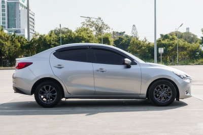 MAZDA 2 1.3 HIGH CONNECT ปี2019 (6กษ9090)