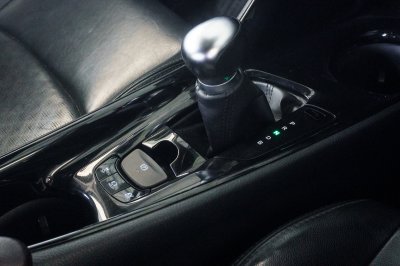 TOYOTA CH-R 1.8 HYBRID MID ปี2019 จด2020 (ขษ9735)
