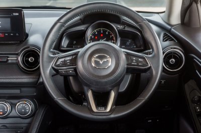 MAZDA 2 1.3 HIGH CONNECT ปี2019 (6กษ9090)