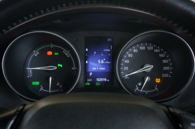 TOYOTA CH-R 1.8 HYBRID MID ปี2019 จด2020 (ขษ9735)