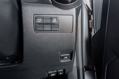 MAZDA 2 1.3 HIGH CONNECT ปี2019 (6กษ9090)