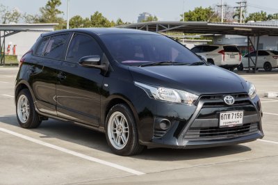 TOYOTA YARIS 1.2 J AT ปี 2017 (6กท7156)
