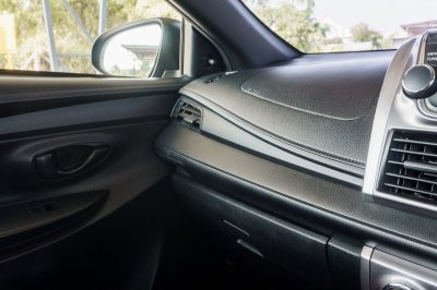 TOYOTA YARIS 1.2 J AT ปี 2017 (6กท7156)