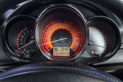 TOYOTA YARIS 1.2 J AT ปี 2017 (6กท7156)