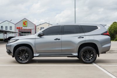 MITSUBISHI PAJERO SPORT 2.4 GLS LTD 2WD AT ปี2015 (4กว8415)