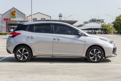 TOYOTA YARIS 1.2 PREMIUM AT ปี 2023 (4ขน4248)