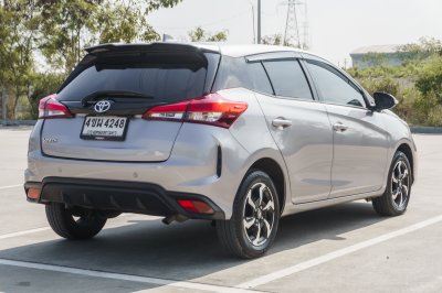 TOYOTA YARIS 1.2 PREMIUM AT ปี 2023 (4ขน4248)