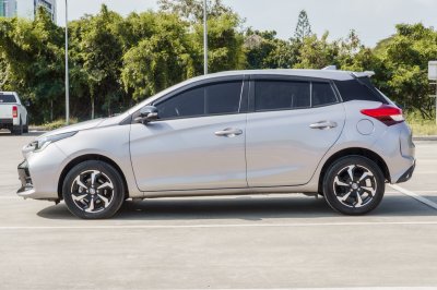 TOYOTA YARIS 1.2 PREMIUM AT ปี 2023 (4ขน4248)