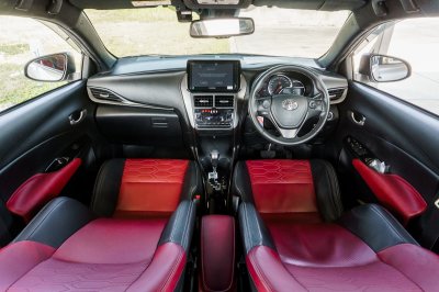 TOYOTA YARIS 1.2 PREMIUM AT ปี 2023 (4ขน4248)