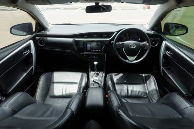 TOYOTA ALTIS 1.8 ESPORT OPTION ปี2019 (9กง1430)