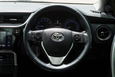 TOYOTA ALTIS 1.8 ESPORT OPTION ปี2019 (9กง1430)