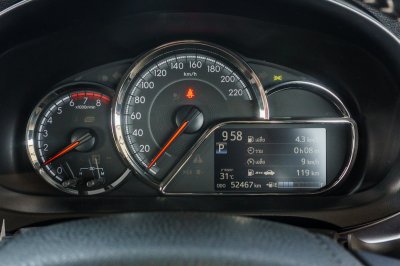 TOYOTA YARIS 1.2 PREMIUM AT ปี 2023 (4ขน4248)