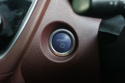 TOYOTA COROLLA CROSS 1.8 HYBRID PREMIUM ปี2022 (3ขณ6018)