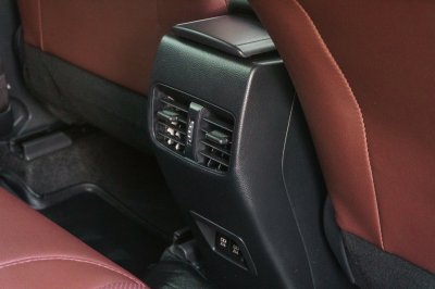 TOYOTA COROLLA CROSS 1.8 HYBRID PREMIUM ปี2021 (2ขณ3081)