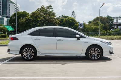 TOYOTA ALTIS 1.8 HV PREMIUM SAFETY AT ปี2021 (2ขณ4278)