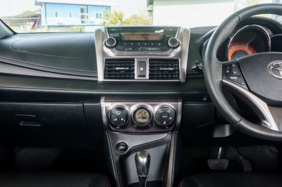 TOYOTA YARIS 1.2 G AT ปี 2016 (กพ3573)