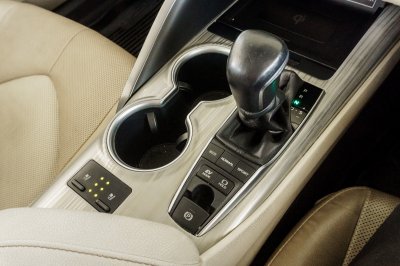 TOYOTA CAMRY 2.5 HEV PREMIUM ปี2020 (1ขค6307)