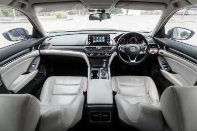 HONDA ACCORD 1.5 EL TURBO AT ปี2019 (9กภ7198)