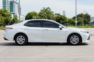 TOYOTA CAMRY 2.0 G AT ปี2021 (4ขย3558)