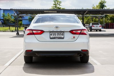 TOYOTA CAMRY 2.0 G AT ปี2021 (4ขย3558)