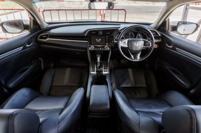 HONDA CIVIC 1.8 EL ปี2021 (2ขฆ9100)