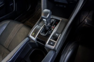 HONDA CIVIC 1.8 EL ปี2021 (2ขฆ9100)