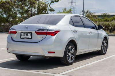 TOYOTA ALTIS 1.6 G AT ปี2018 จด2019 (8กฒ8576)